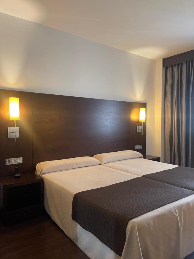Complejo Leo 24H Hotel Monesterio Exterior photo