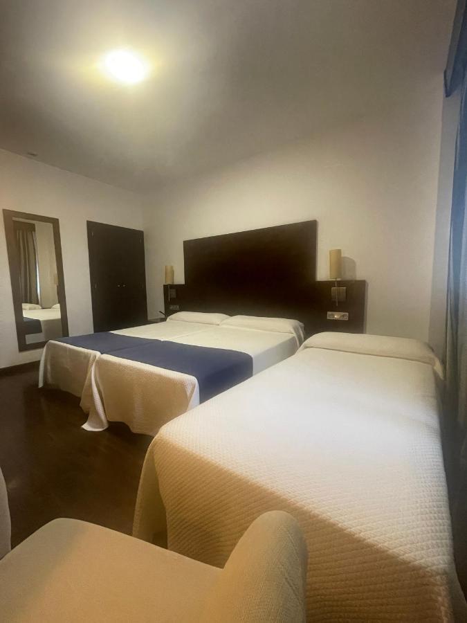 Complejo Leo 24H Hotel Monesterio Exterior photo