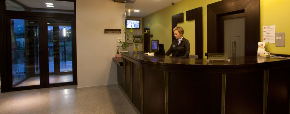 Complejo Leo 24H Hotel Monesterio Exterior photo