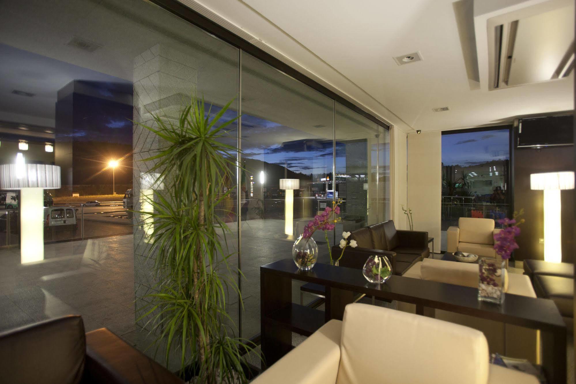 Complejo Leo 24H Hotel Monesterio Exterior photo